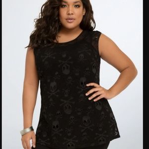 Fish net skull print sleeveless top